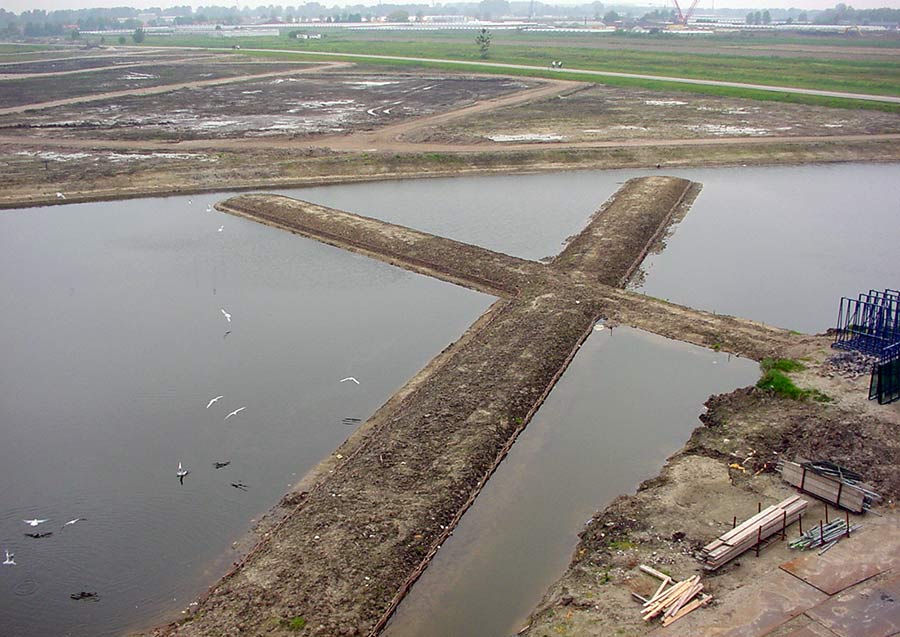 Zwijndrecht-Hendrik Ido Ambacht - Volgerlanden Walburg - site specific sculptures - land art - landscape design - concrete - his art works in cities and landscapes - environmental sculptures
