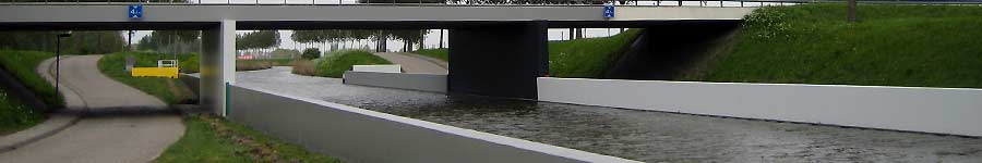 Perpendicular walls compose a bridge and its incorporated retaining walls.