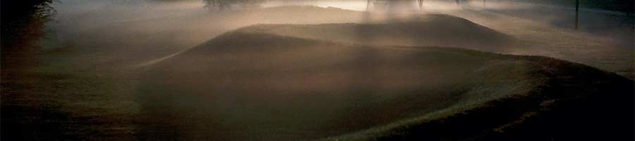 In my land art "Walburg project" a meandering dike forms a barrier between urban and agricultural space.